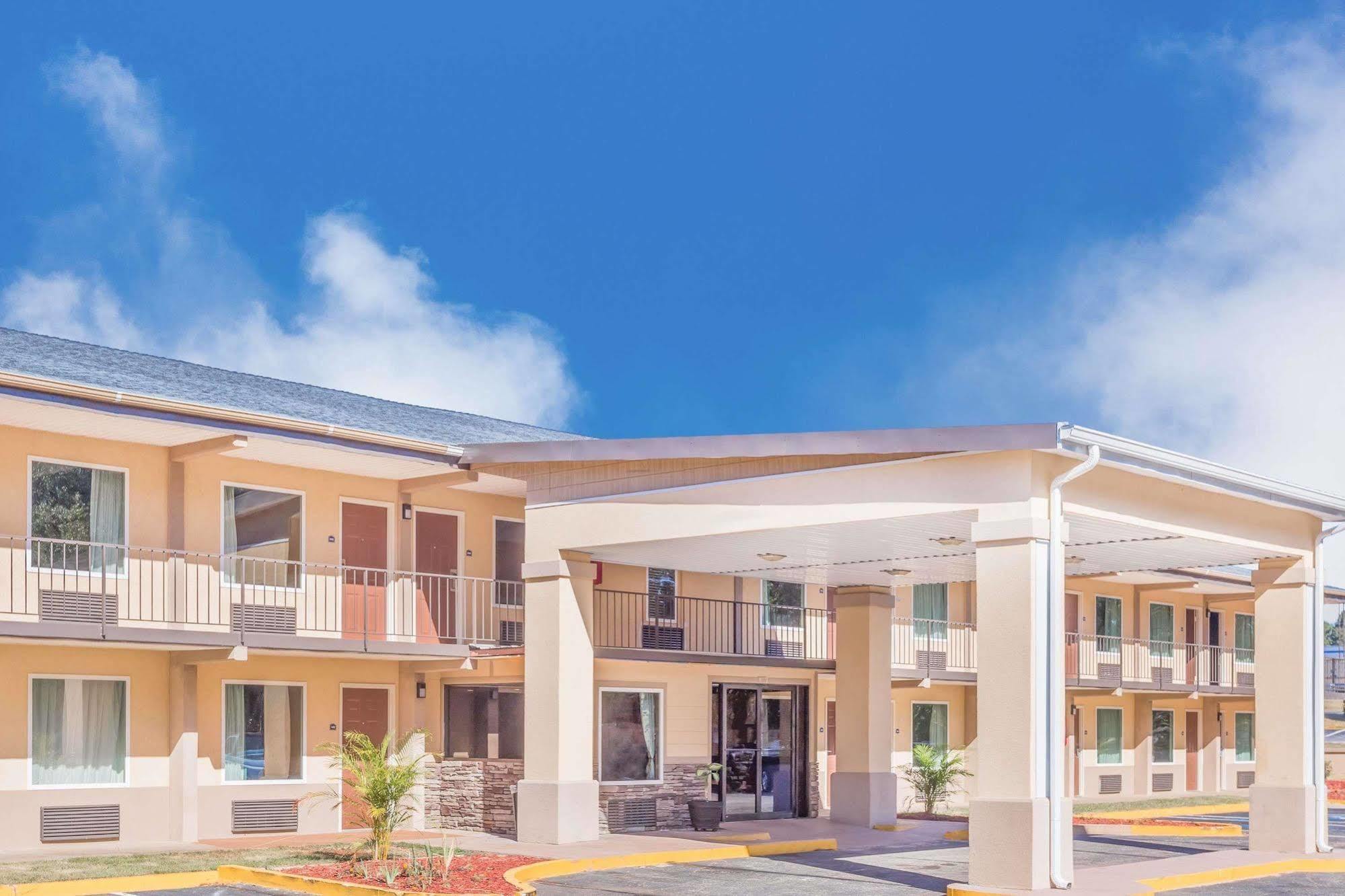 Days By Wyndham Hotel Lavonia