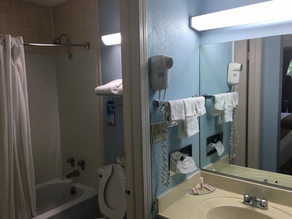 Days Inn By Wyndham Lavonia 2*